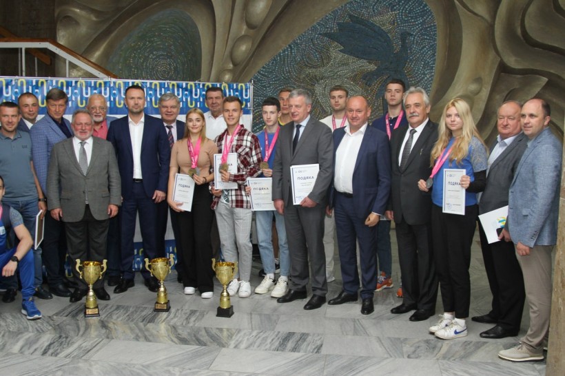Сергій Шкарлет привітав студентів, які стали переможцями і призерами Європейських університетських ігор та Чемпіонату світу з футзалу