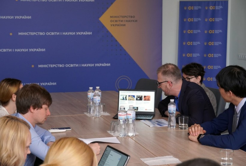 Відбулася робоча зустріч Дмитра Завгороднього, заступника міністра освіти і науки України з питань цифрового розвитку, цифрових трансформацій і цифровізації, та команди організаторів проєкту «WiFi в укриттях»