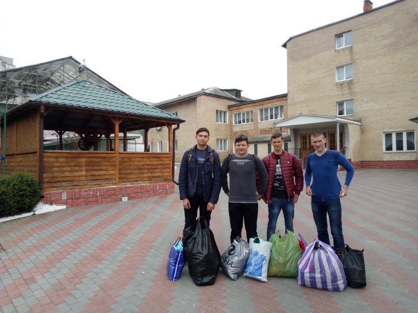Учні хмельницьких профтехів провели благодійну акцію для допомоги ветеранам