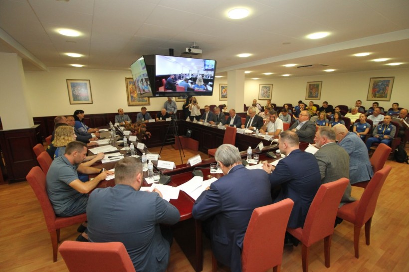 Сергій Шкарлет привітав студентів, які стали переможцями і призерами Європейських університетських ігор та Чемпіонату світу з футзалу