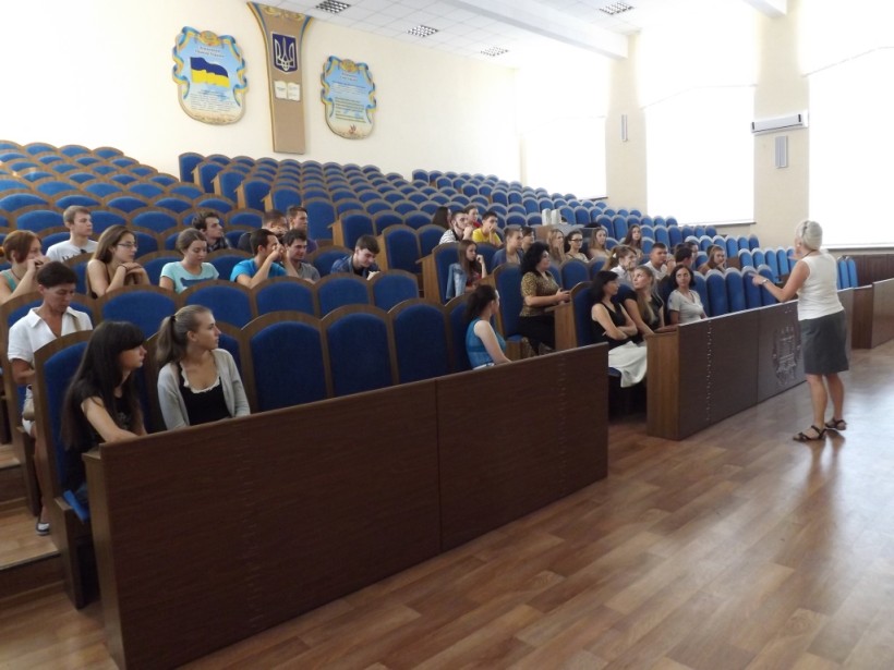 Студенти ЖДТУ практикували англійську мову із волонтерами США