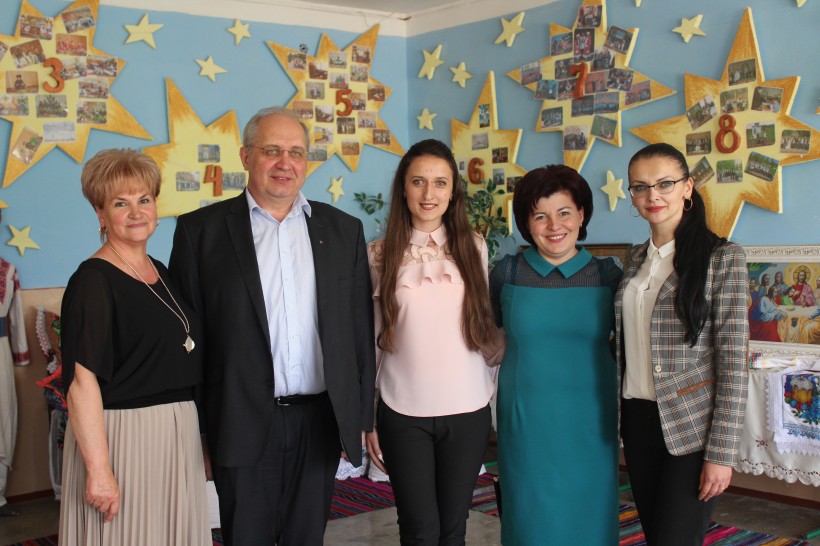 Перехід на навчання українською у школах, де викладають мовами національних меншин, має бути поступовим та комфортним для всіх, - заступник Міністра Павло Хобзей