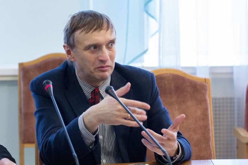 Кожна національна громада зможе впливати на кількість годин вивчення материнської мови в школі через навчальний план, - заступник Міністра освіти і науки Павло Хобзей