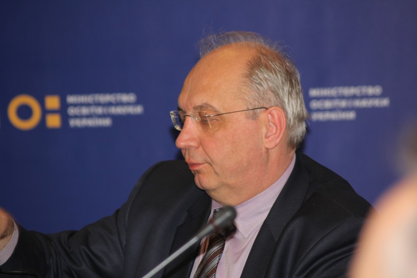 250 закладів професійної освіти вже впроваджують дуальну освіту - їхні учні навчаються як у ПТНЗ, так і на робочому місці, - заступник Міністра Павло Хобзей