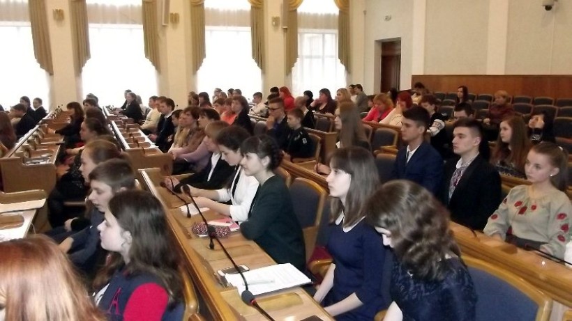 Юні парламентарі Кіровоградщини зібралися на чергову сесію