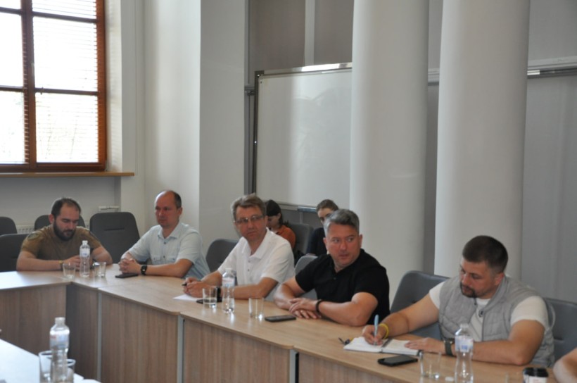 Відбулася нарада Оксена Лісового з народними депутатами України щодо внутрішньо переміщених осіб