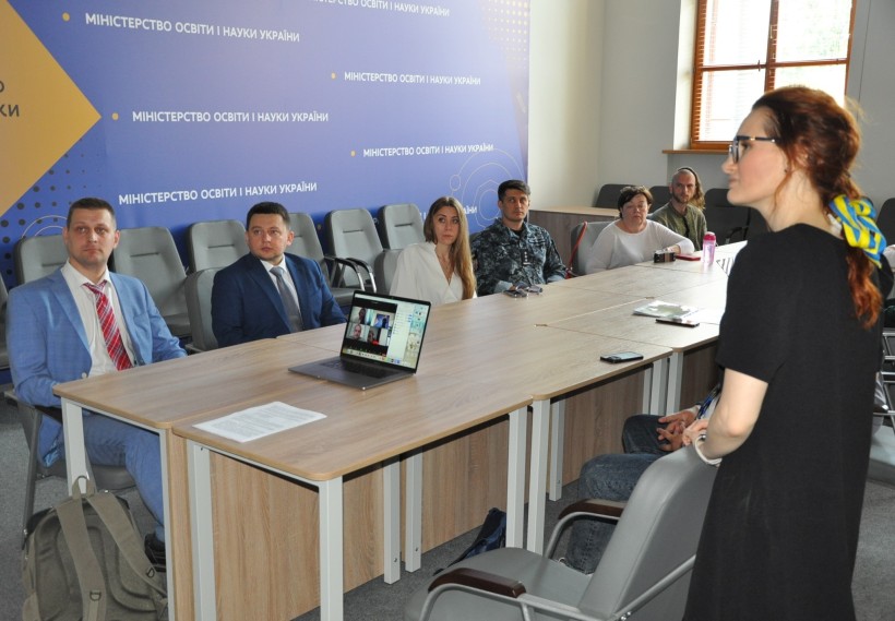 У МОН відбувся круглий стіл «Стипендіати: досвід, реалії, можливості»