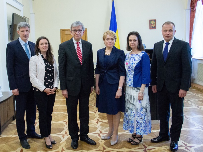 МОН співпрацюватиме зі Світовим конгресом українців у розробці навчальних матеріалів для українських шкіл за кордоном