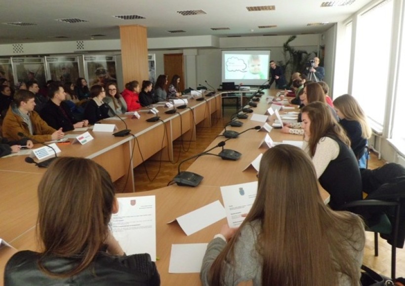 Студенти Лесиного вишу зіграли в гру-симуляцію «Рада ЄС»