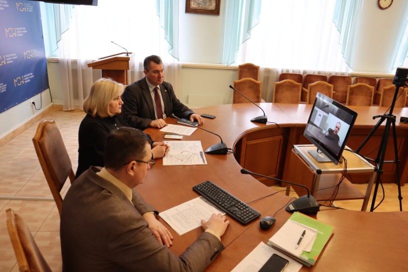 У МОН відбулася нарада щодо запобігання поширенню агресивної субкультури серед підлітків