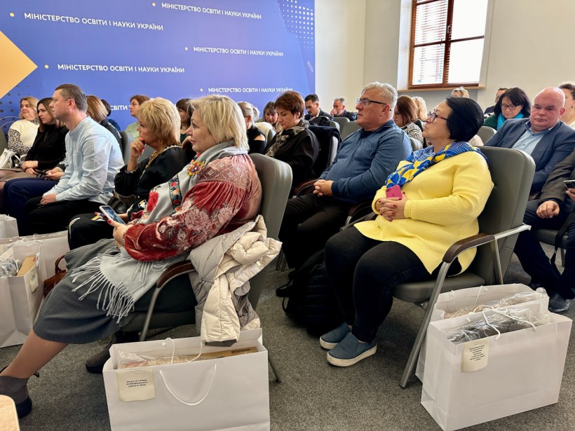 Відбулася зустріч із The LEGO Foundation: передали техніку для навчання у школах