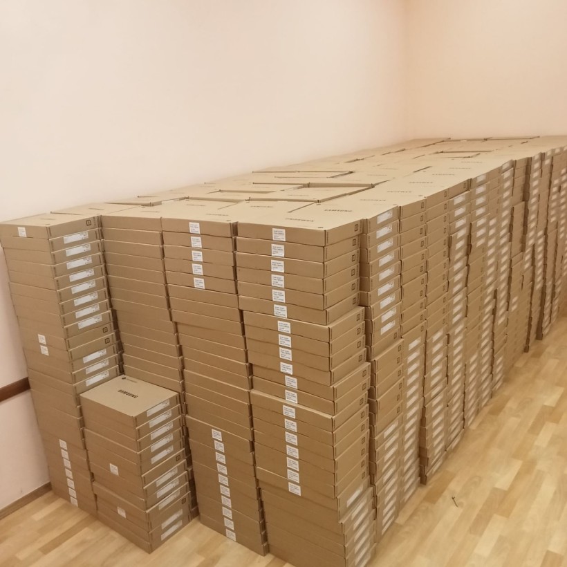 Цифрові девайси для освіти: понад 16 тис. ноутбуків передано в області за підтримки Google та ЮНЕСКО