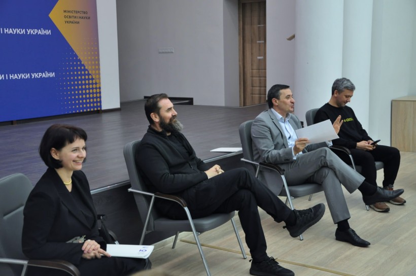Оксен Лісовий зустрівся з учителями, які успішно склали сертифікацію