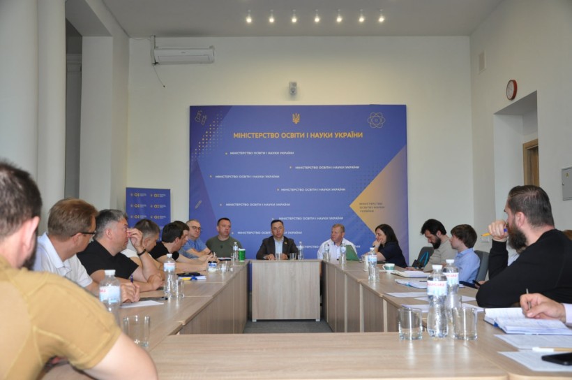 Відбулася нарада Оксена Лісового з народними депутатами України щодо внутрішньо переміщених осіб