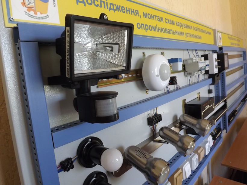 У ЖНАЕУ відкрили лабораторію для підготовки інженерів та механіків