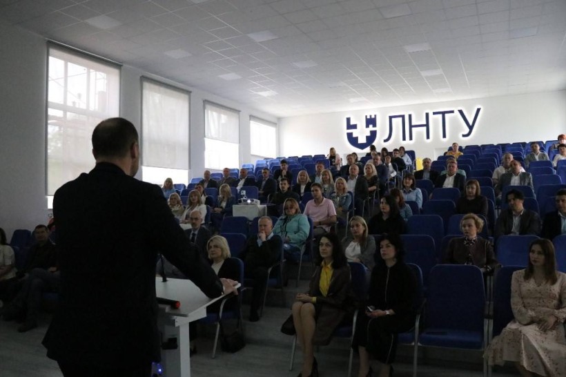 Сергій Шкарлет відвідав заклади Волині