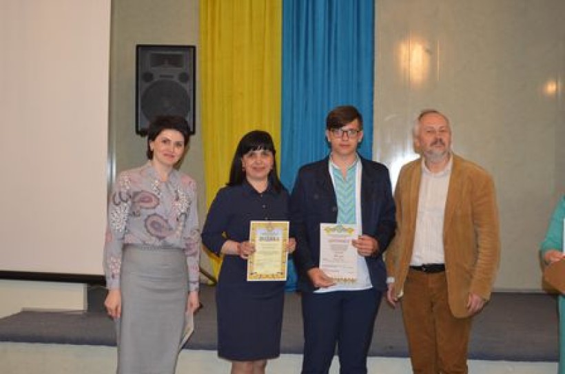 У Чернівцях нагородили переможців конкурсу учнівських творів-есе