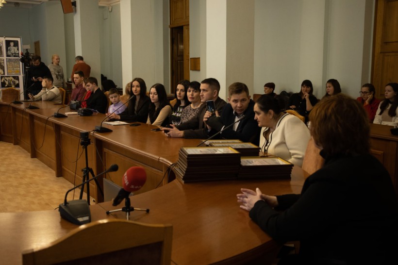 У МОН нагородили переможців VII Міжнародного конкурсу наукових і мистецьких робіт імені Володимира Маняка та Лідії Коваленко