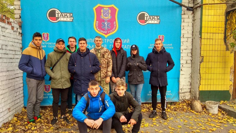 Студенти кам’янського ліцею провели благодійний ярмарок для допомоги військовому госпіталю