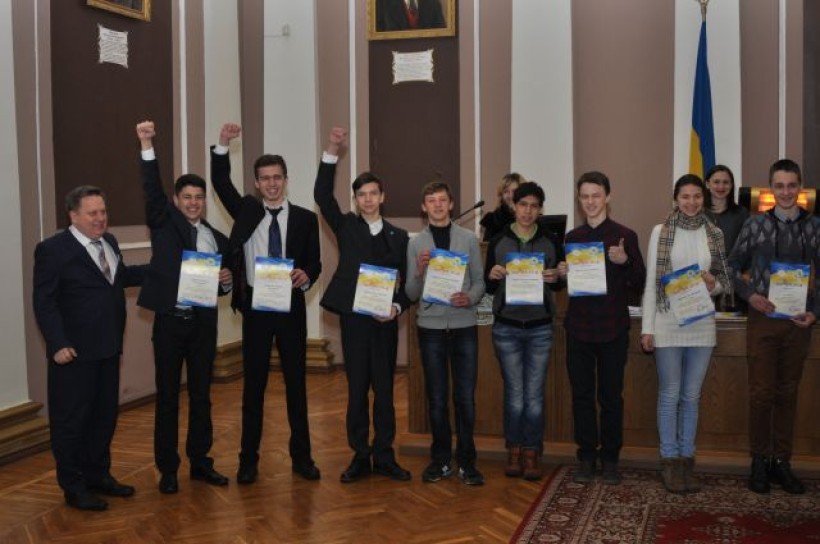 51 школяр з Дніпропетровщини пройшов до фіналу конкурсу Малої академії наук