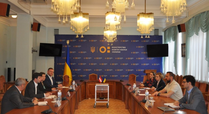 Оксен Лісовий, міністр освіти і науки України, провів робочу зустріч із Арадом Бенкьо, Надзвичайним і Повноважним Послом Австрійської Республіки в Україні