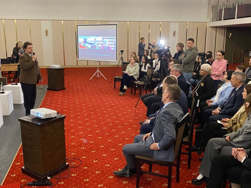 Перші українсько-польські дебати у Міжнародному центрі зустрічей студентської молоді