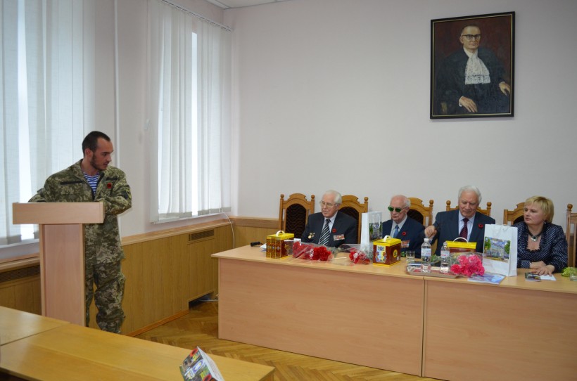 Студенти КУП НАНУ вшанували ветеранів Другої світової війни Інституту держави і права ім. В.М. Корецького
