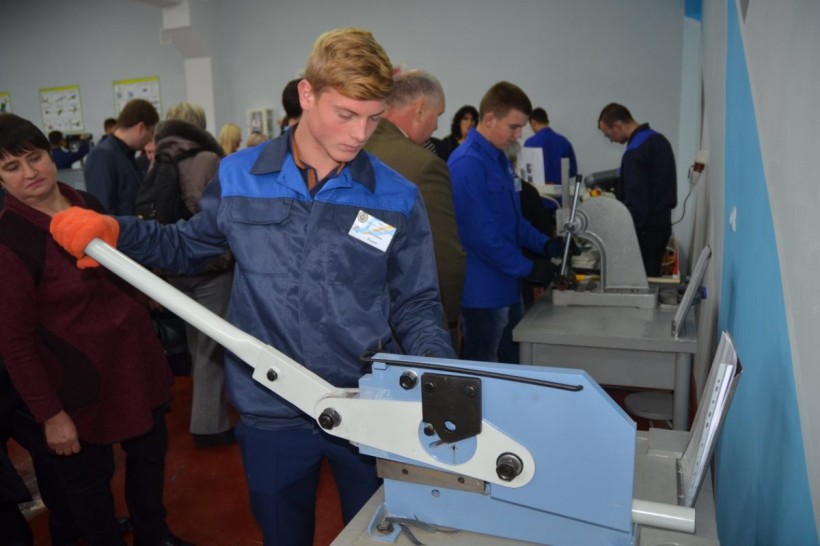 У Житомирі відкрили навчально-практичний центр для слюсарів