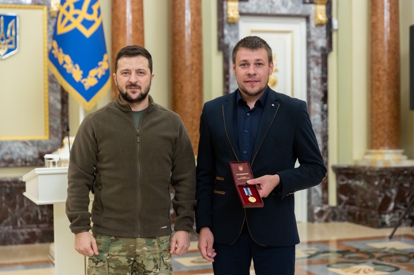Про сумлінну роботу українських освітян сьогодні свідчать не лише здобутки їхніх учнів на олімпіадах, а й перемоги на фронті, – Володимир Зеленський