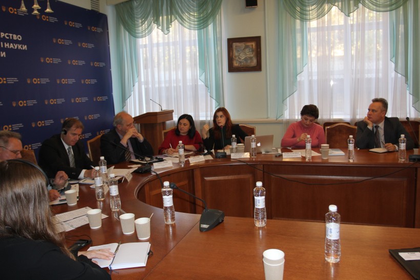 250 закладів професійної освіти вже впроваджують дуальну освіту - їхні учні навчаються як у ПТНЗ, так і на робочому місці, - заступник Міністра Павло Хобзей