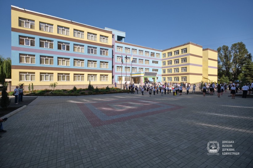 На Донеччині в День знань відкрили оновлену опорну школу