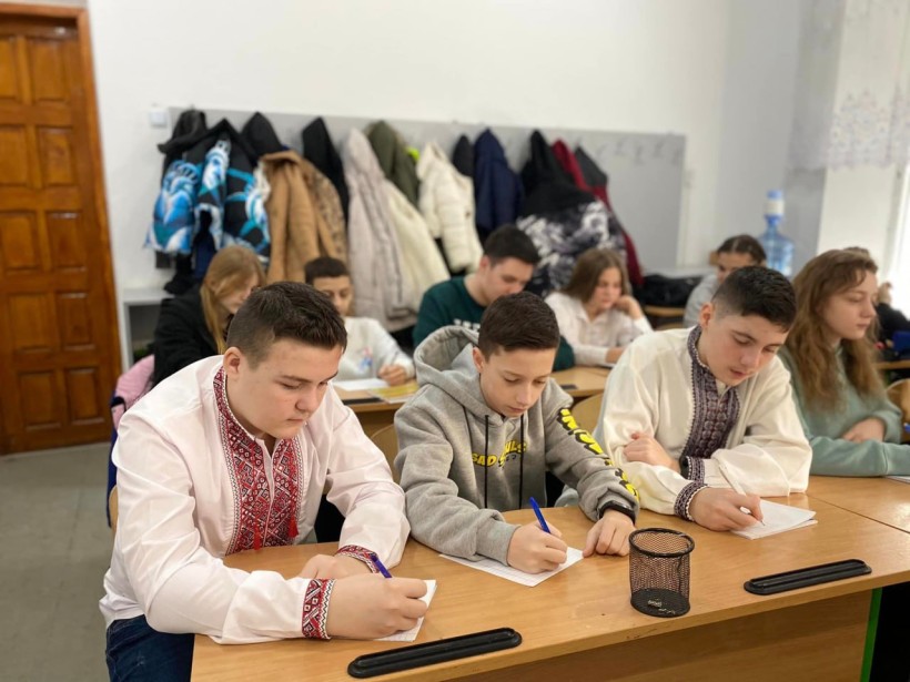 «Джаним, ми вдома»: на Буковині написали диктант єдності на підтримку кримчан