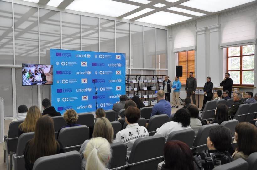 With the support of the EU and the Republic of Korea, UNICEF Granted 10,000 tablets and laptops to Ukrainian schoolchildren