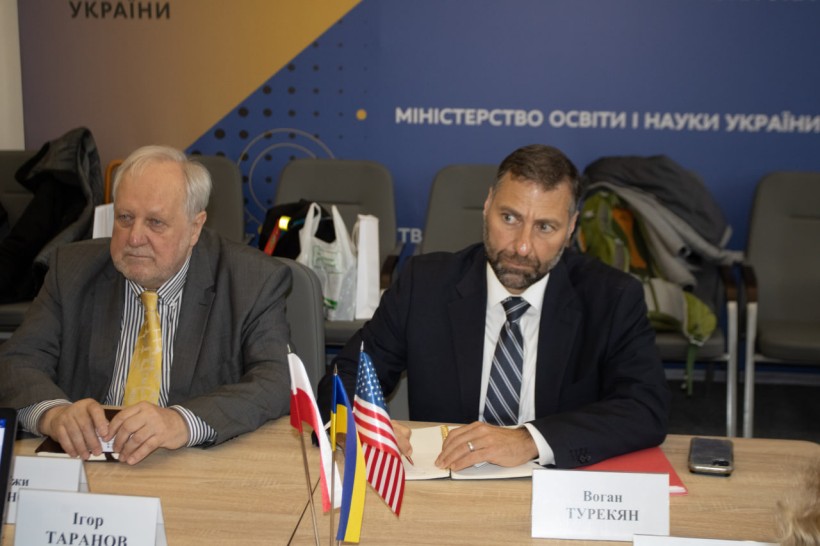 У МОН відбулася зустріч щодо спільних досліджень учених з України, Польщі та США