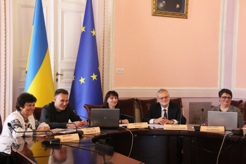 Визначено переможців Конкурсу юних дослідників «Кристали» імені Євгена Гладишевського