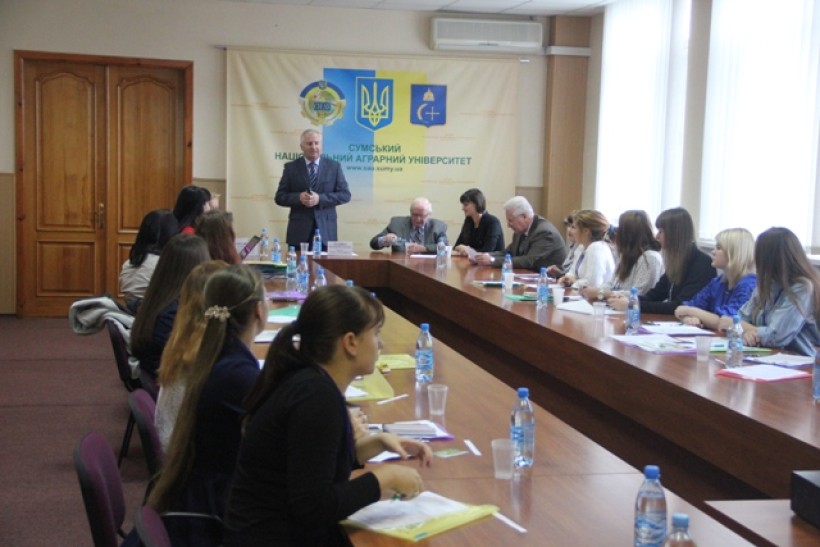 У СНАУ обговорили сучасні виклики на шляху до формування лідерських якостей студентства