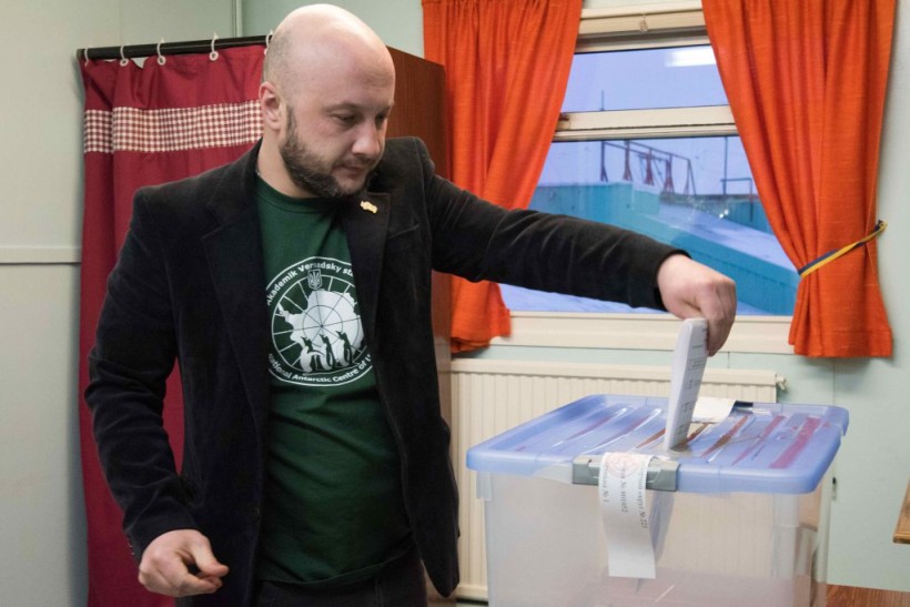 На антарктичній станції «Академік Вернадський» проголосували за Президента України – явка склала 100%, свої голоси віддали 34 полярники та полярниці