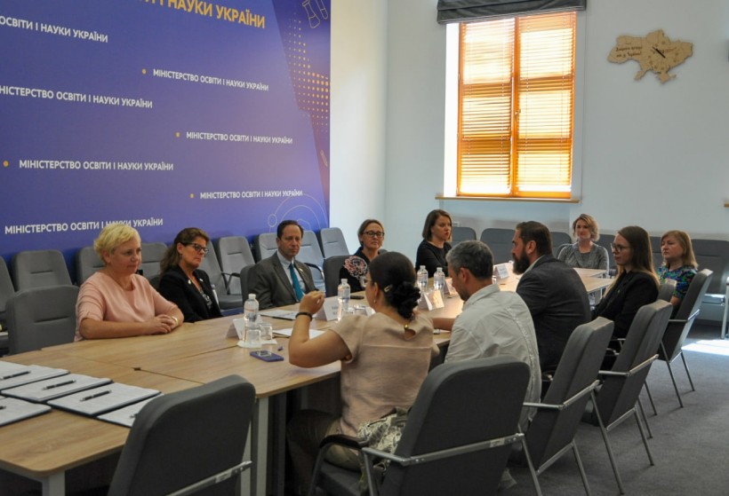 МОН підписало меморандум у межах Всеукраїнської програми ментального здоров'я «Ти як?»