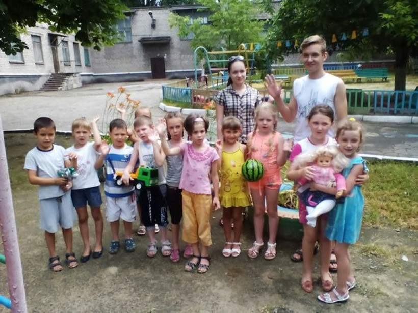 У Маріуполі започаткували волонтерську акцію з навчання англійської мови дітей дошкільного віку