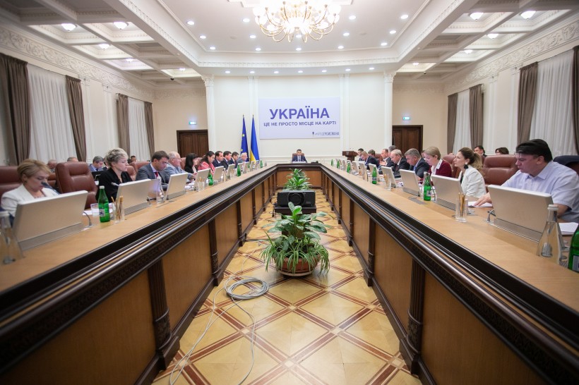Випускники магістратури 30-ти спеціальностей проходитимуть атестацію в формі єдиного державного кваліфікаційного іспиту – постанова Уряду
