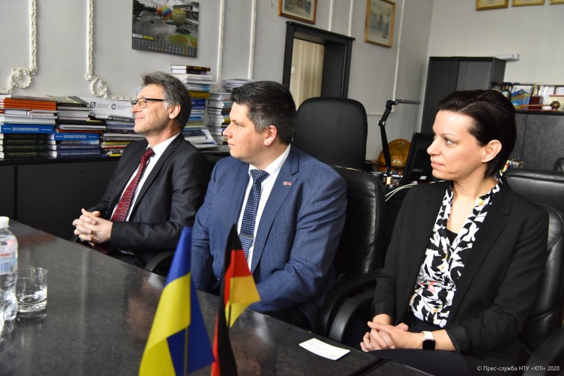 ХПІ спільно з німецьким вишем працюватиме над науковими програмами, двосторонніми проєктами та здійснить академічний обмін - підписано договір