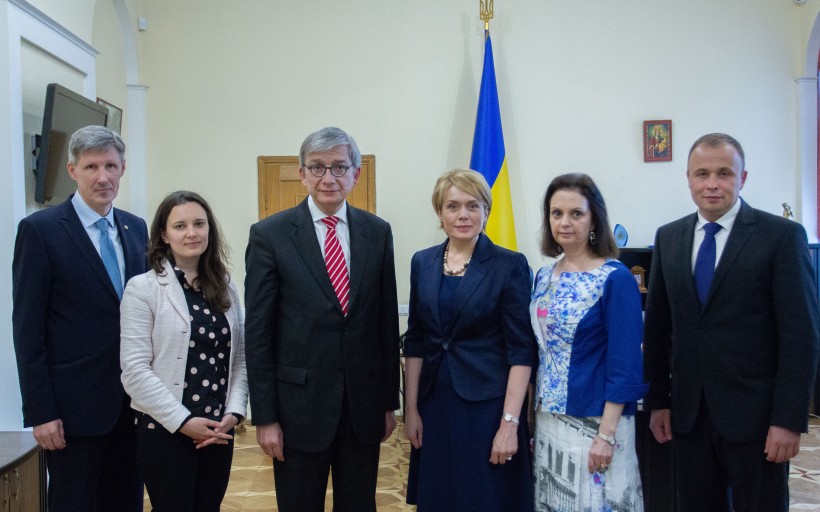 МОН співпрацюватиме зі Світовим конгресом українців у розробці навчальних матеріалів для українських шкіл за кордоном