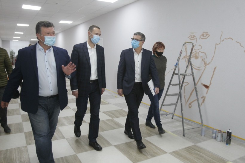 Сергій Шкарлет відвідав у Києві реконструйовану гімназію № 315