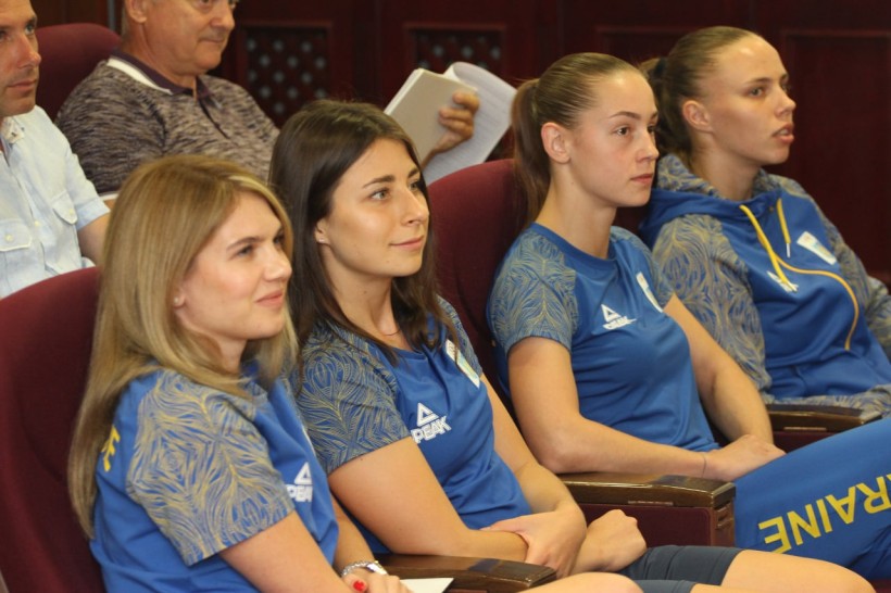 Сергій Шкарлет привітав студентів, які стали переможцями і призерами Європейських університетських ігор та Чемпіонату світу з футзалу