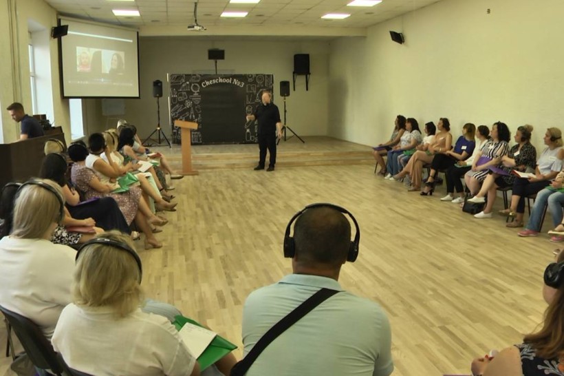 Чернігівські освітяни вчаться, як працювати з дітьми під час війни та допомагати їм пережити травматичні події