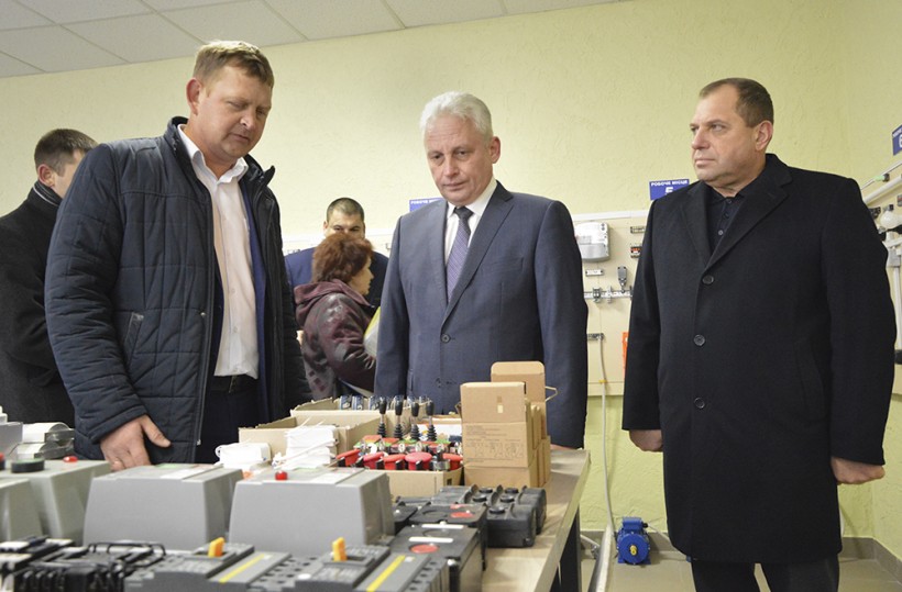 270 інструментів вартістю понад півмільйона гривень, дидактичні матеріали та капітальний ремонт лабораторій - на Кіровоградщині презентували НПЦ для електромонтерів