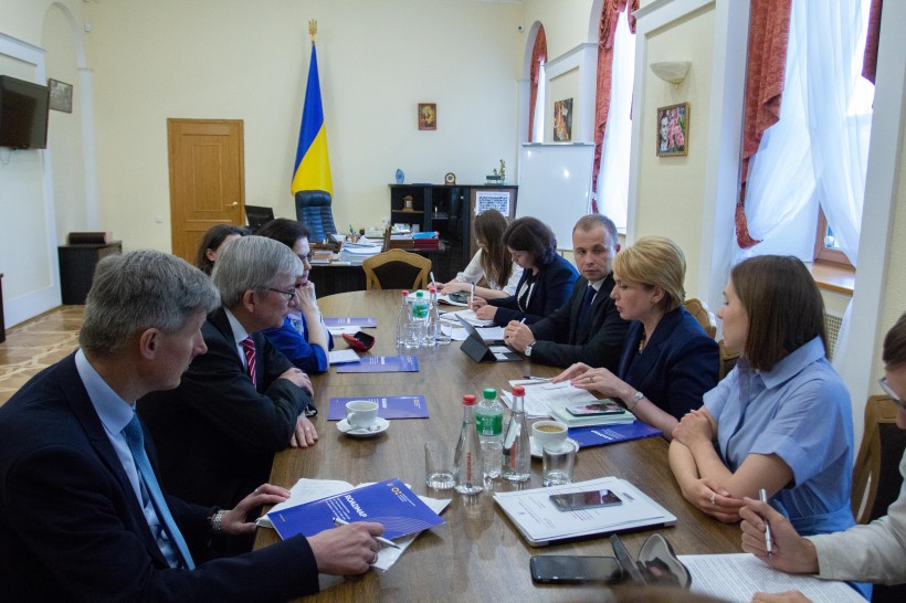 МОН співпрацюватиме зі Світовим конгресом українців у розробці навчальних матеріалів для українських шкіл за кордоном