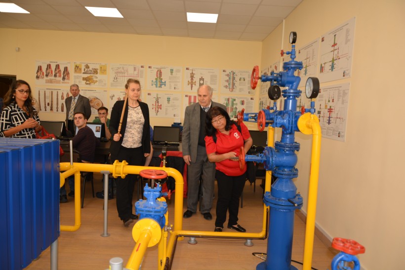 У ХНУМГ покращать підготовку фахівців з нафтогазової промисловості - розпочато проект з профільним підприємством та закордонним вишем