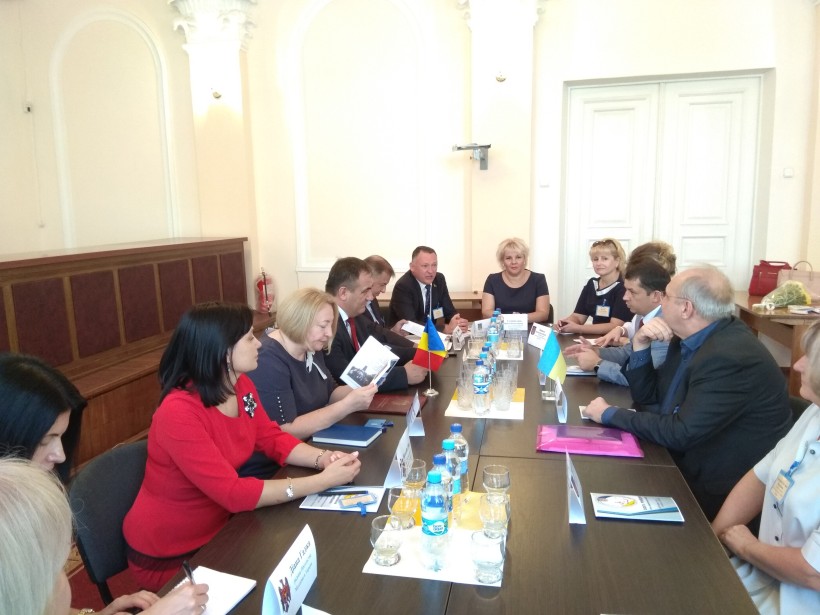 Субвенція на обладнання класів української мови в школах з вивченням мов національних меншин використана на 80% - заступник Міністра Павло Хобзей