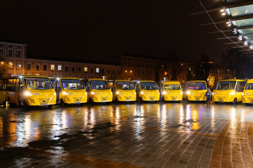 Громади отримали від Європейського Союзу понад 370 автобусів для учнівства